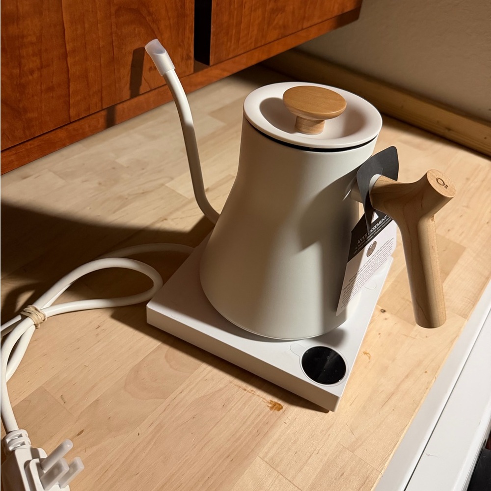Fellow, Stagg EKG pro matte white Electric Gooseneck Kettle with Wooden Handle